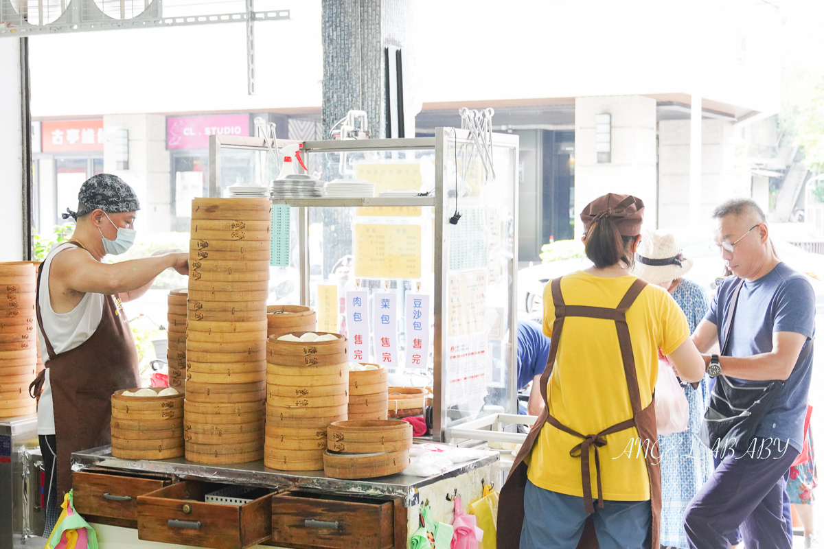 古亭美食『康樂意小吃店』在地熱賣40年超人氣老麵包子 @梅格(Angelababy)享樂日記