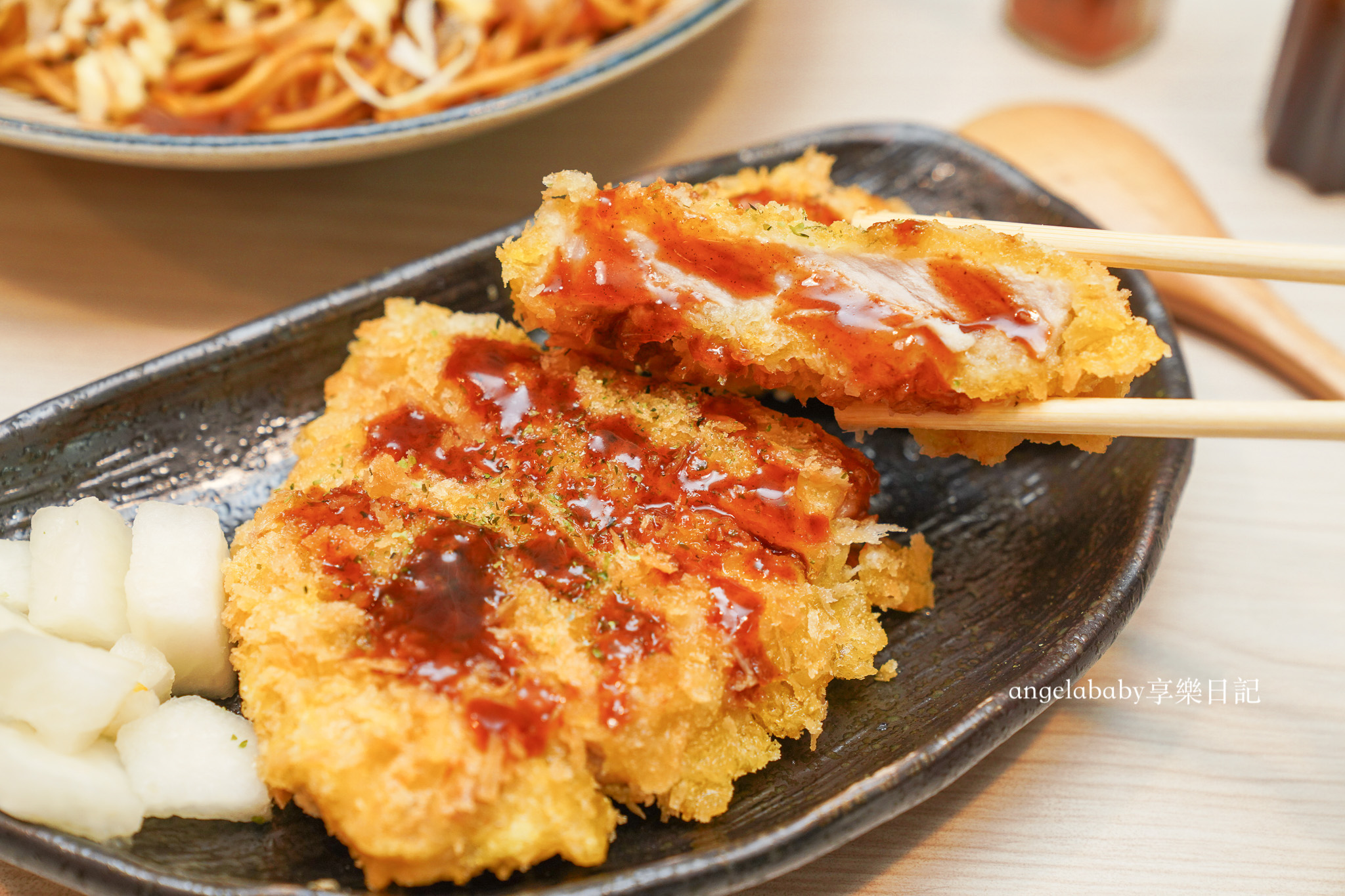 新莊美食『喜歡咖哩-炸物本舖』免費加醬加飯、台北最強炸牛肉漢堡排、激辛熟成咖哩 @梅格(Angelababy)享樂日記