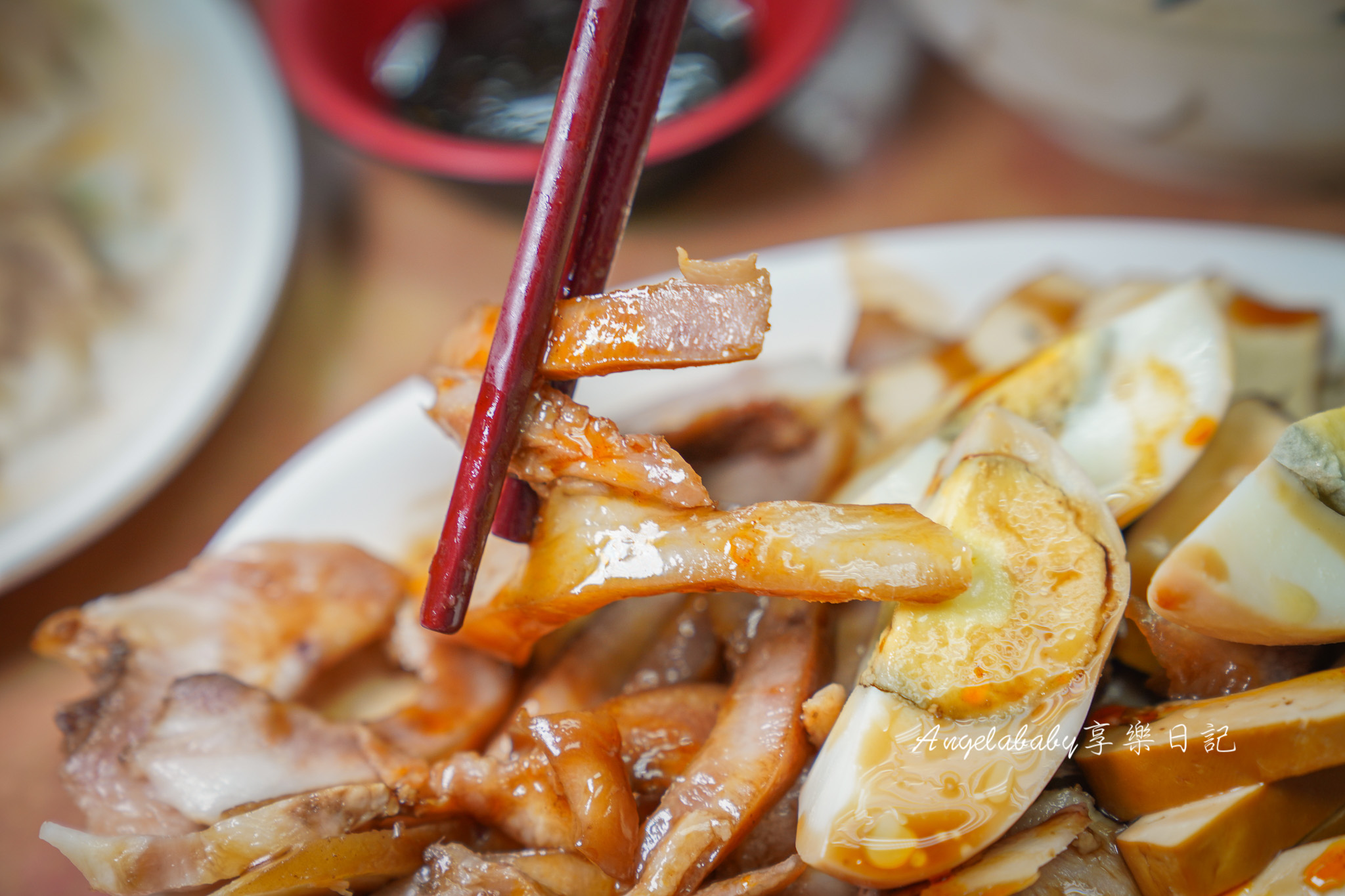 萬華美食『正杰牛肉麵』好吃大塊的便宜紅燒牛肉麵推薦、免費紅茶喝到飽 @梅格(Angelababy)享樂日記