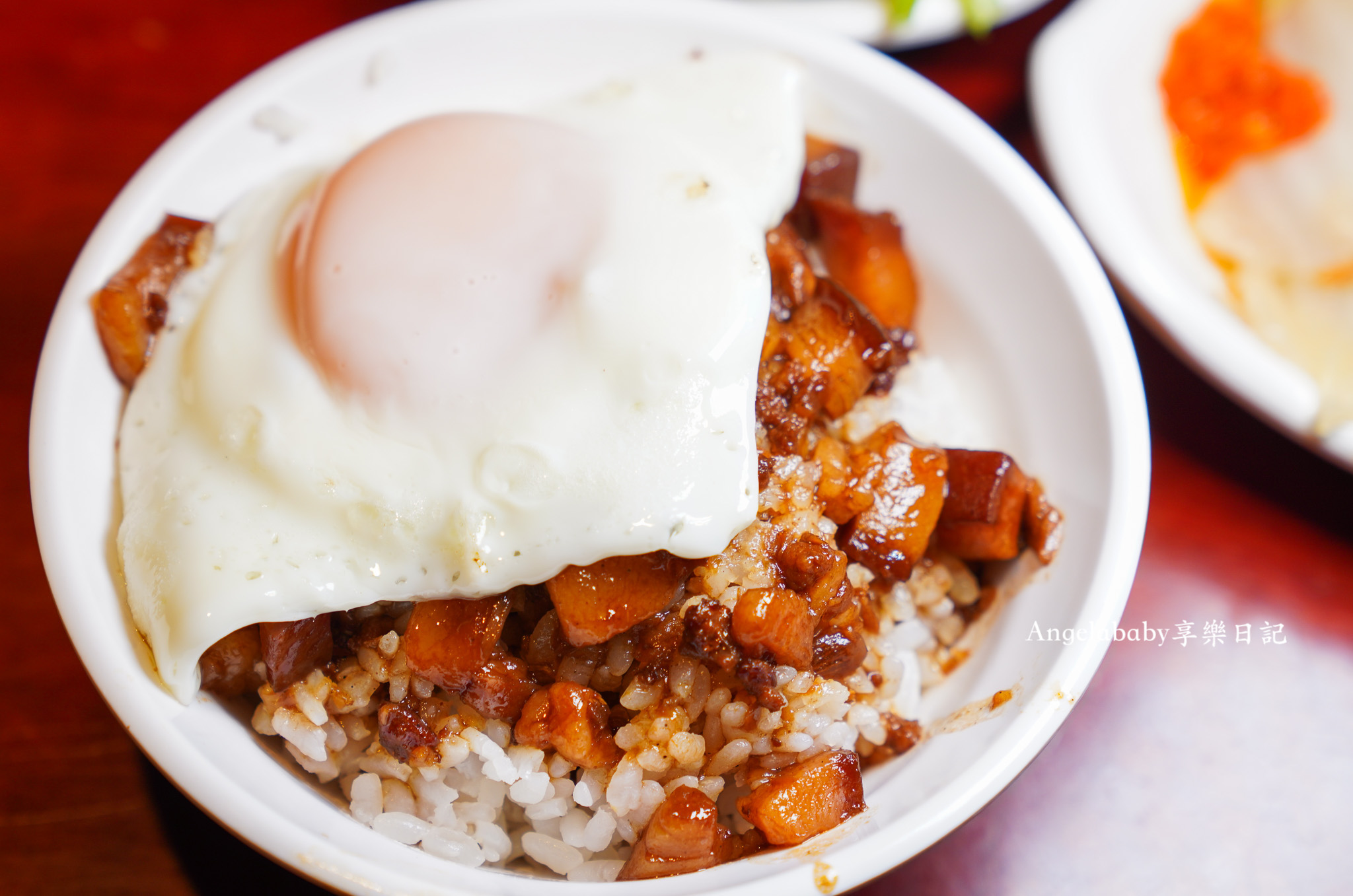 台北車站、華陰街美食『大稻埕魯肉飯』菜單、銷魂半熟蛋滷肉飯 @梅格(Angelababy)享樂日記