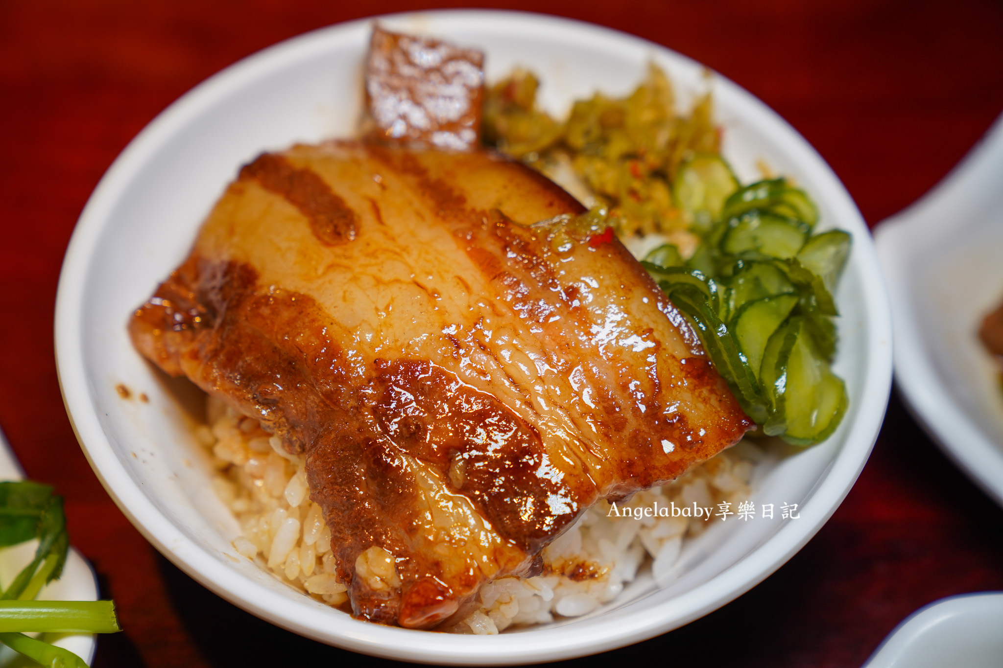 台北車站、華陰街美食『大稻埕魯肉飯』菜單、銷魂半熟蛋滷肉飯 @梅格(Angelababy)享樂日記