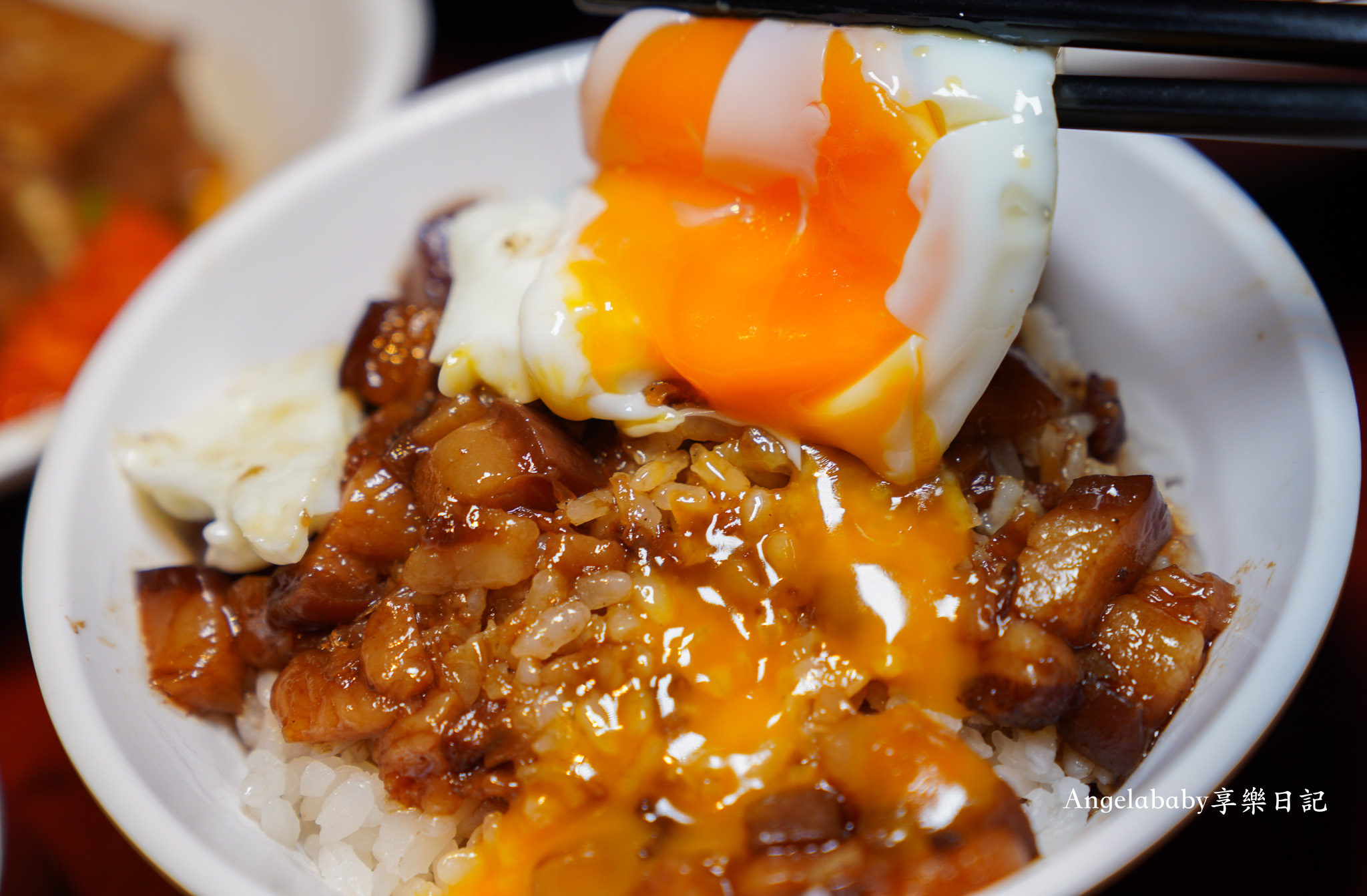 台北車站、華陰街美食『大稻埕魯肉飯』菜單、銷魂半熟蛋滷肉飯 @梅格(Angelababy)享樂日記