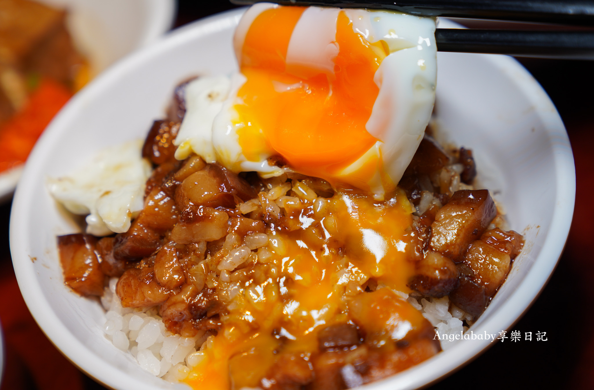 台北車站、華陰街美食『大稻埕魯肉飯』菜單、銷魂半熟蛋滷肉飯 @梅格(Angelababy)享樂日記