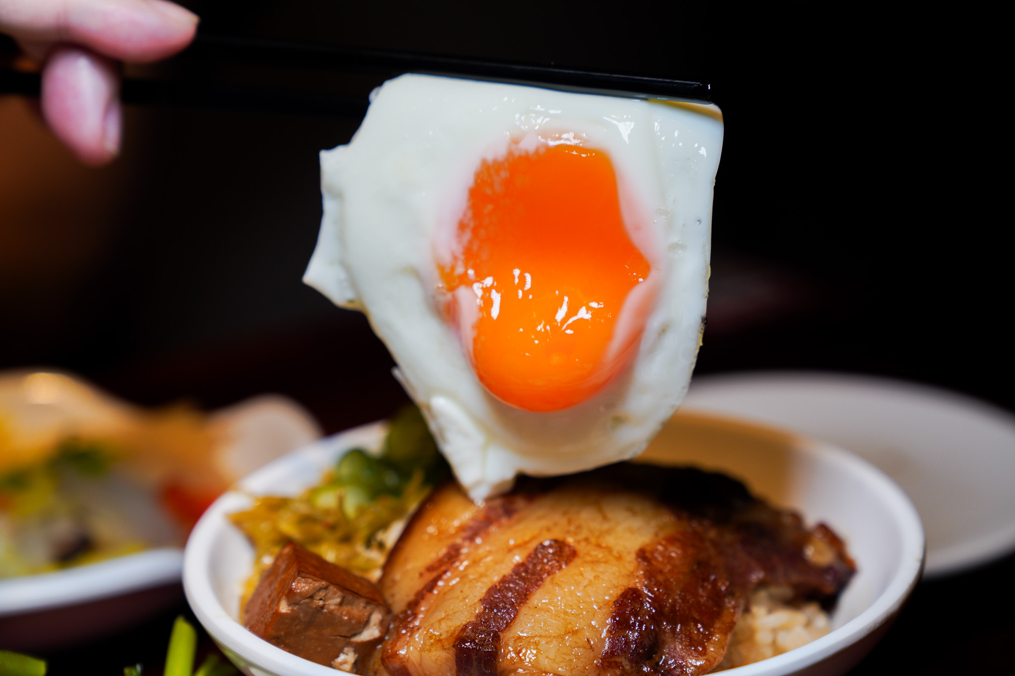 台北車站、華陰街美食『大稻埕魯肉飯』菜單、銷魂半熟蛋滷肉飯 @梅格(Angelababy)享樂日記