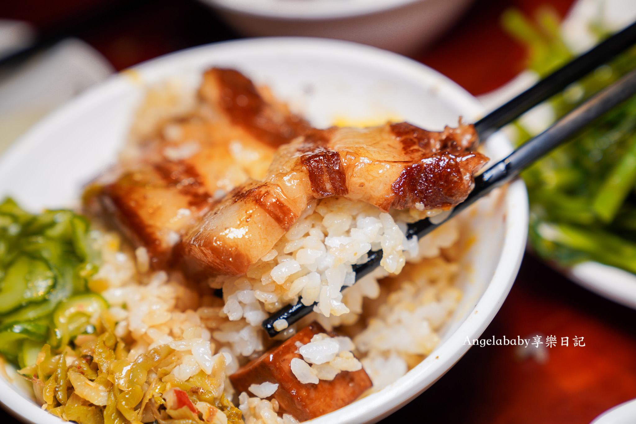 台北車站、華陰街美食『大稻埕魯肉飯』菜單、銷魂半熟蛋滷肉飯 @梅格(Angelababy)享樂日記