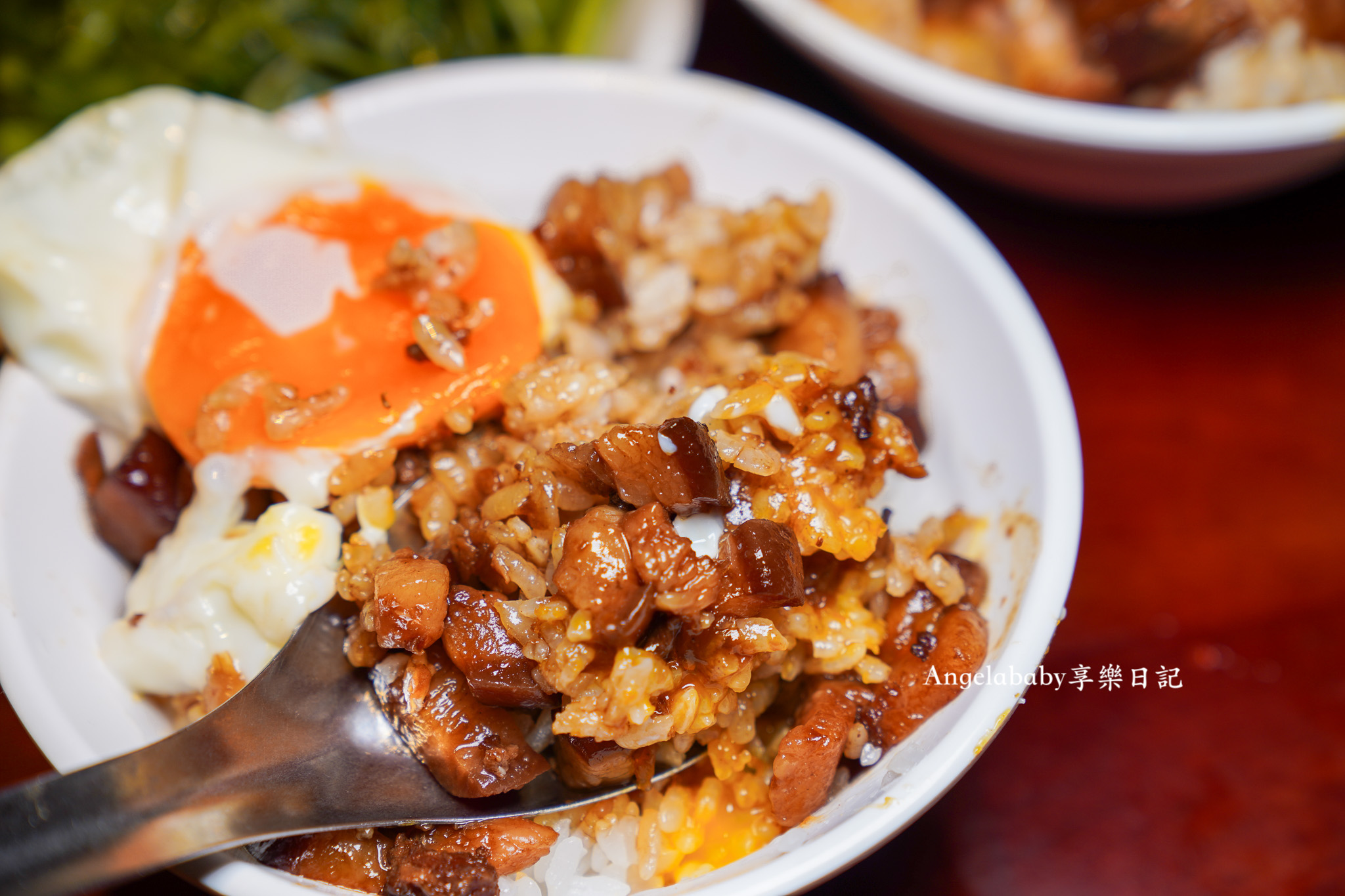 台北車站、華陰街美食『大稻埕魯肉飯』菜單、銷魂半熟蛋滷肉飯 @梅格(Angelababy)享樂日記