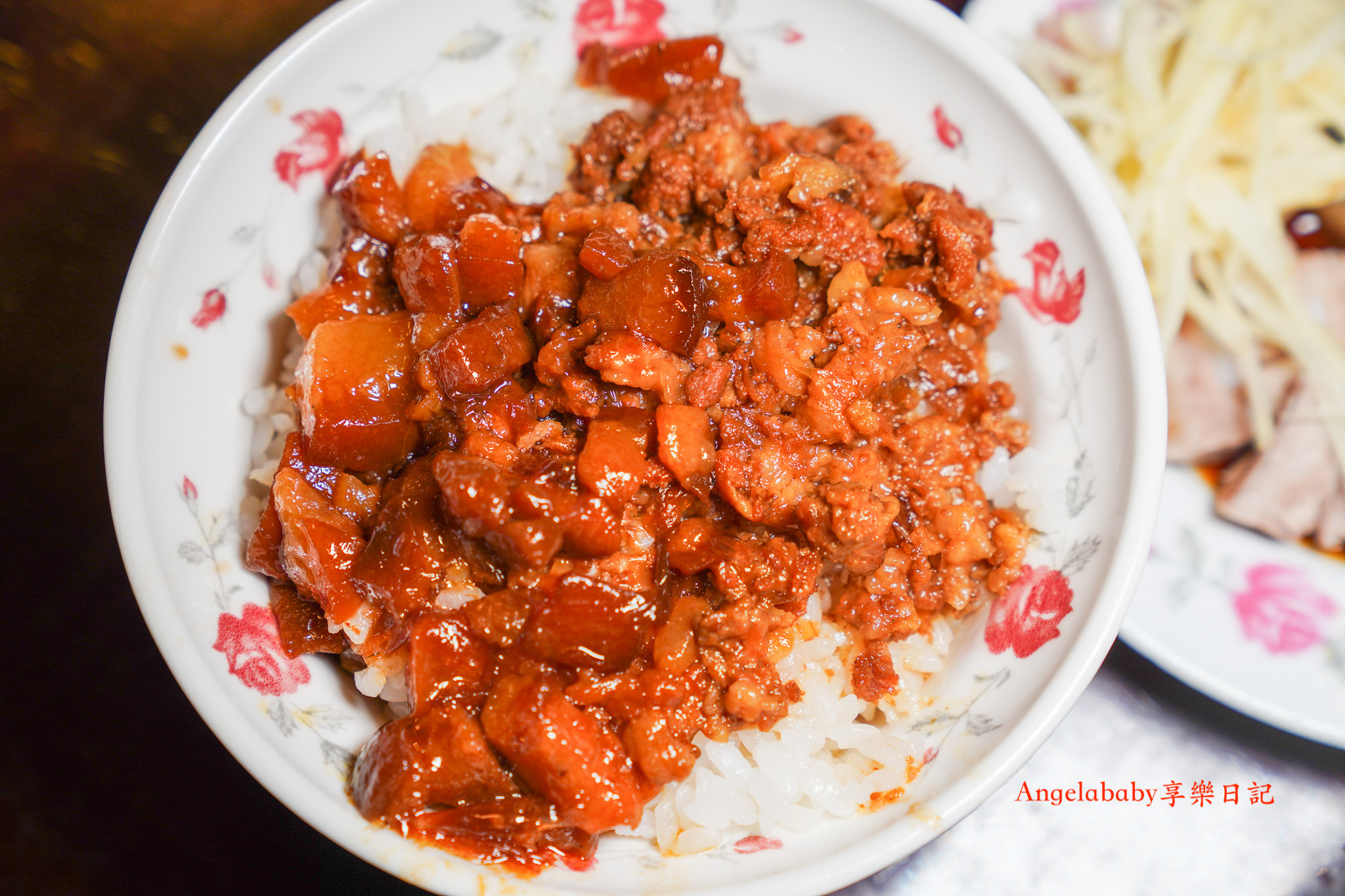 新莊滷肉飯『阿峰魯肉飯』都市傳說的神秘滷肉飯、一天只開3.5小時 @梅格(Angelababy)享樂日記