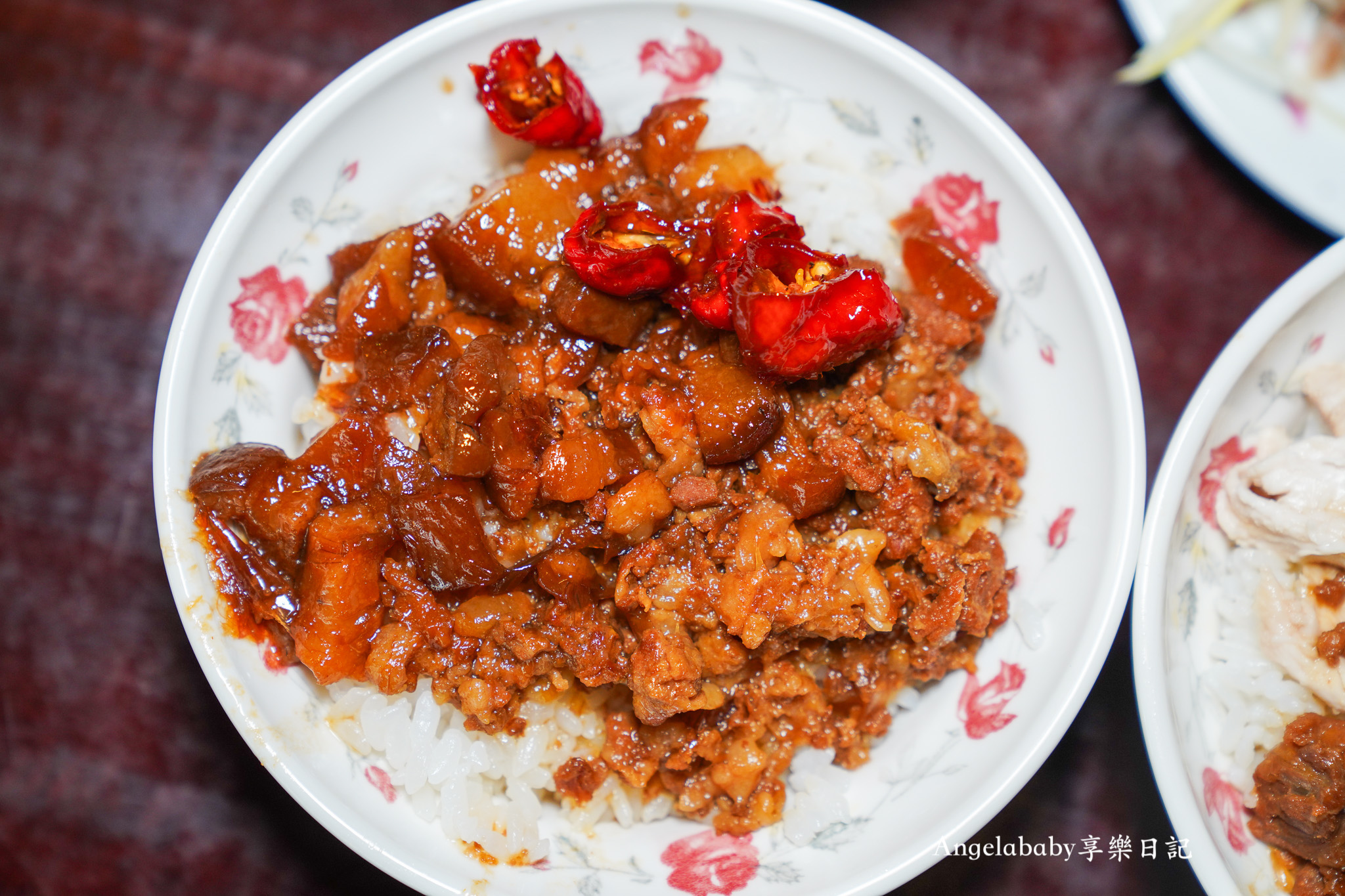 新莊滷肉飯『阿峰魯肉飯』都市傳說的神秘滷肉飯、一天只開3.5小時 @梅格(Angelababy)享樂日記