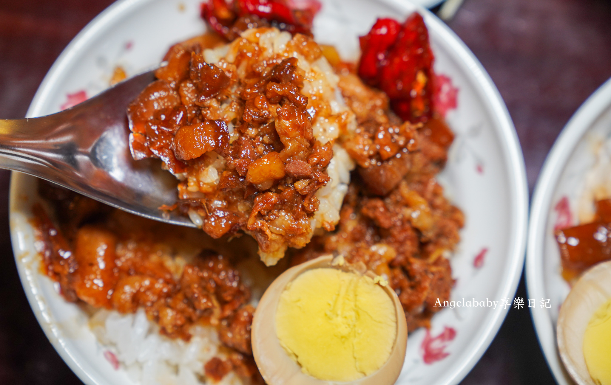 新莊滷肉飯『阿峰魯肉飯』都市傳說的神秘滷肉飯、一天只開3.5小時 @梅格(Angelababy)享樂日記