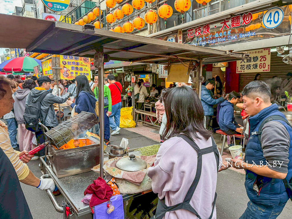 基隆隱藏版美食『基隆炭烤豌豆』基隆都市傳說『放屁豆』街邊炭烤碗豆 @梅格(Angelababy)享樂日記