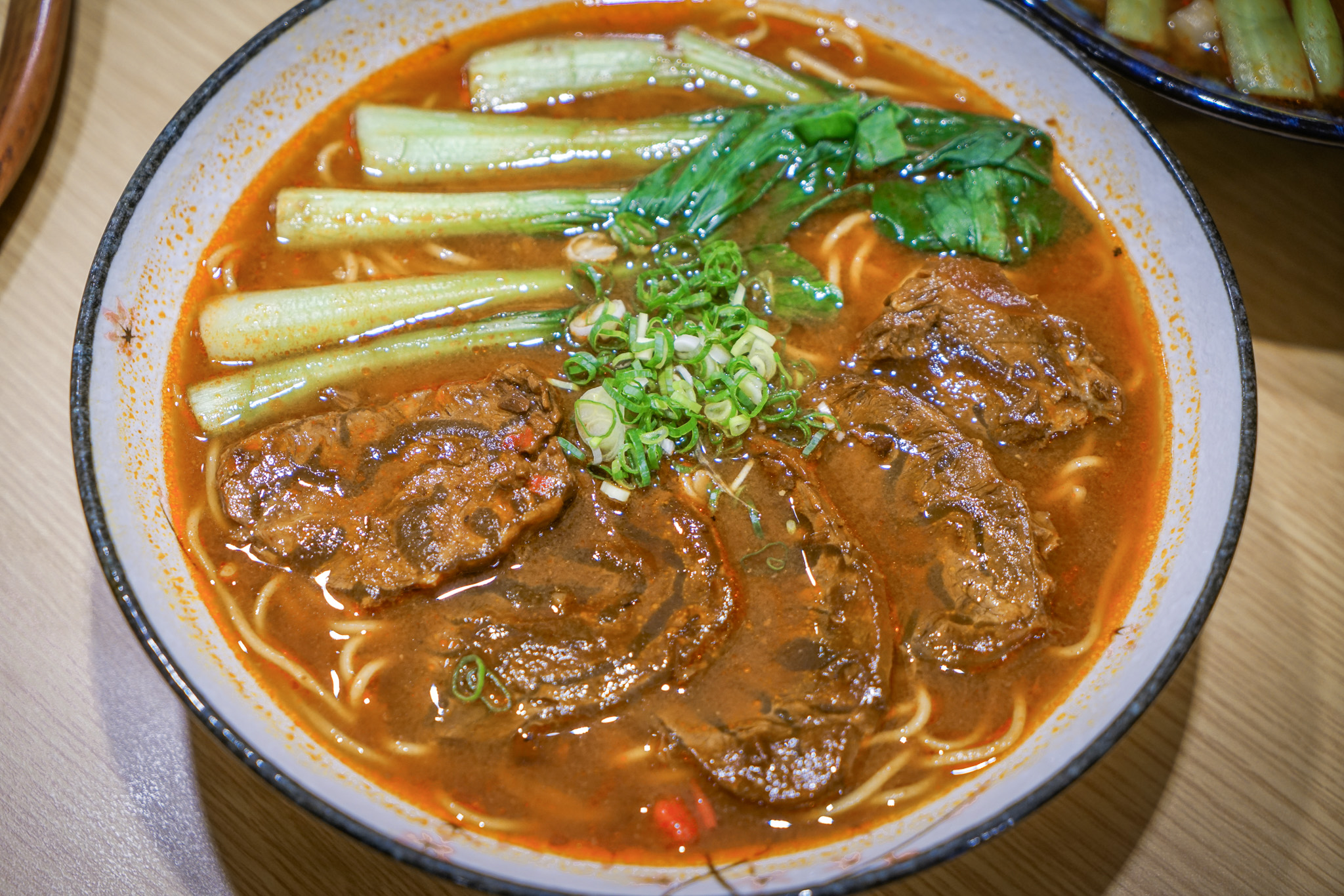 中壢好吃牛肉麵『集英會牛肉麵館-中央東店』80元起冰淇淋、飲料免費吃到飽 @梅格(Angelababy)享樂日記