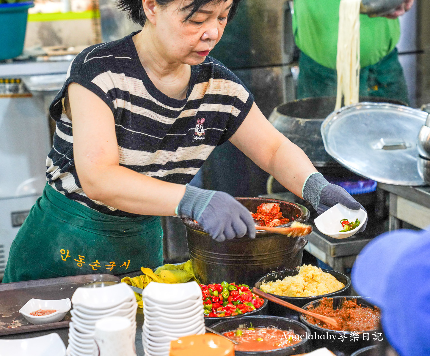 首爾美食｜解鎖『黑白大廚』阿姨無菜單料理一號～養活一家子的安東湯麵 @梅格(Angelababy)享樂日記