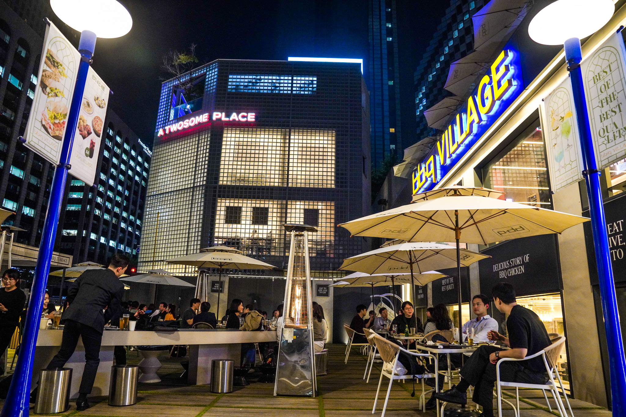 高雄六合夜市美食『老正興金牌蔥油餅』超爆蔥蔥油餅、銅板蝦仁蒸餃 @梅格(Angelababy)享樂日記