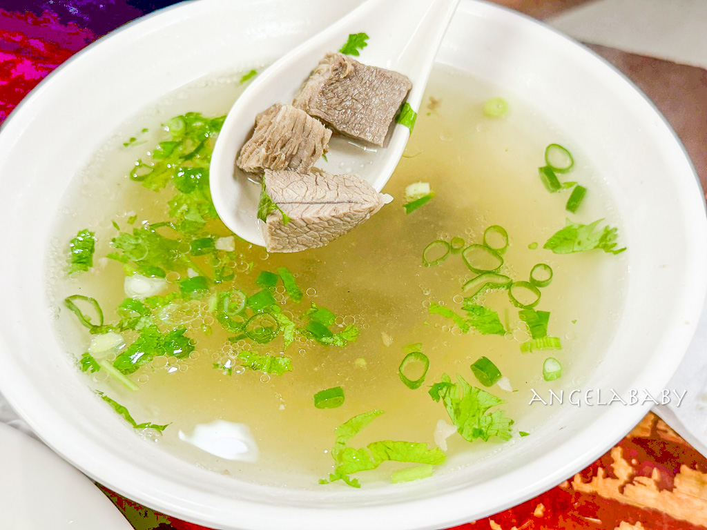 台北東區｜從小吃到大的頂好名店城美食『紫琳蒸餃館』菜單、翅膀鍋貼 @梅格(Angelababy)享樂日記