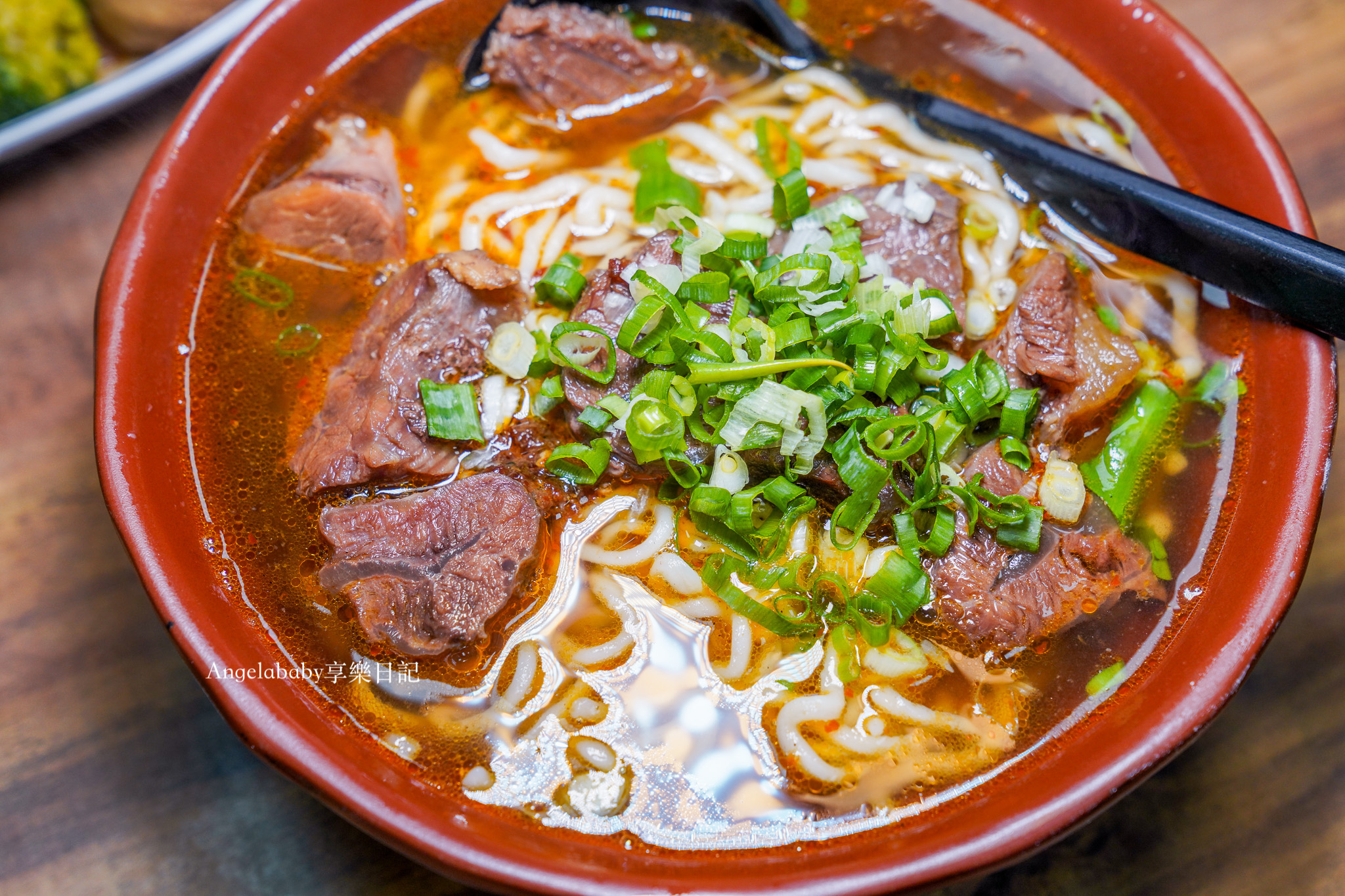 木柵美食｜大塊好吃牛肉麵『滿豐牛肉麵』菜單、免費紅茶綠茶喝到飽 @梅格(Angelababy)享樂日記