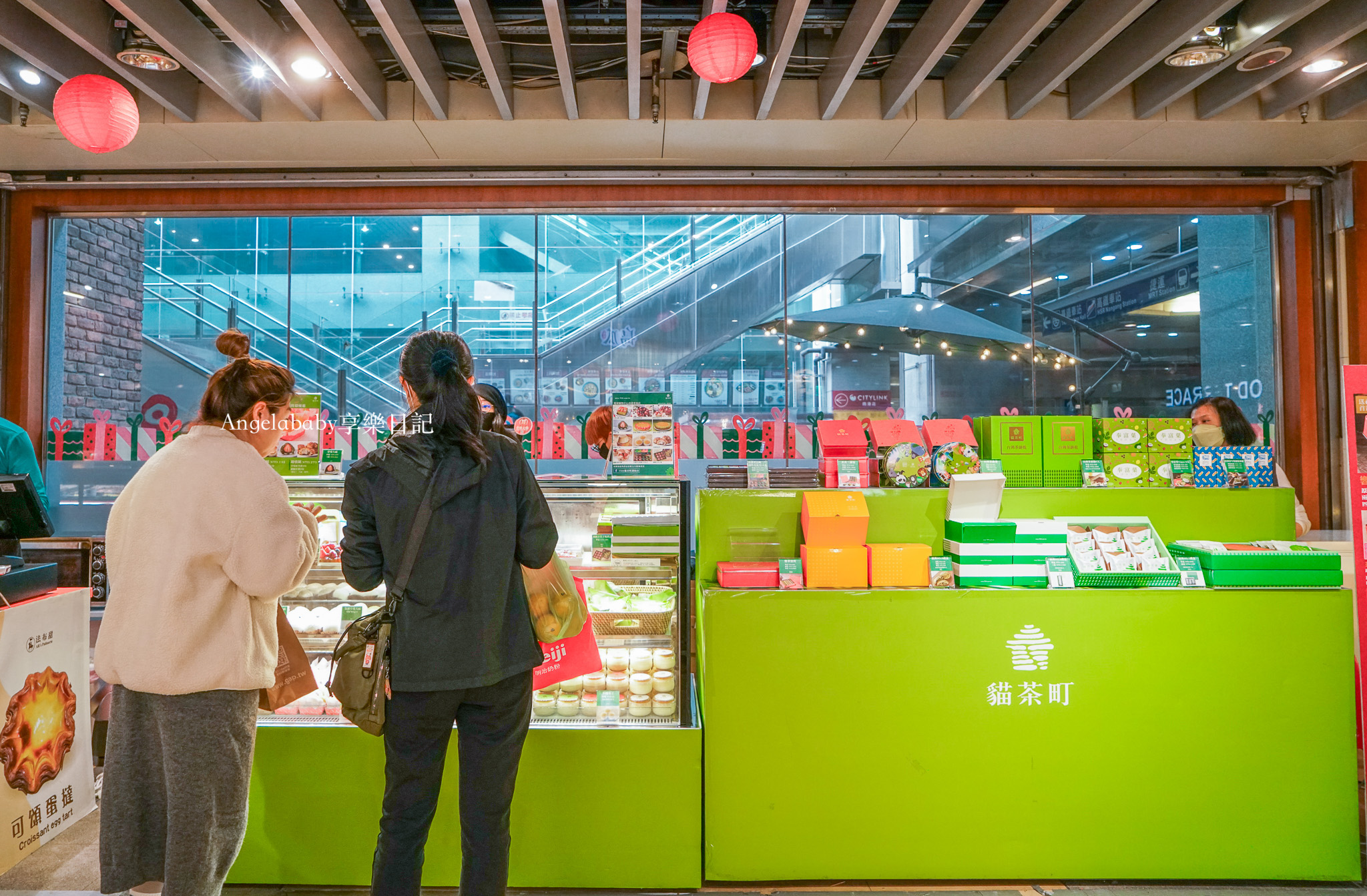 南港車站必吃甜點、伴手禮『貓茶町Global Mall 南港車站快閃櫃』草莓季草莓蛋糕、草莓千層、草莓大福 @梅格(Angelababy)享樂日記