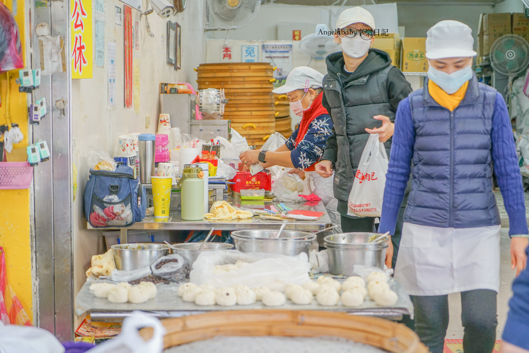 金山必吃『金山王肉包』在地熱賣30年的排隊美食、咬下去會噴汁的魯味肉包 @梅格(Angelababy)享樂日記