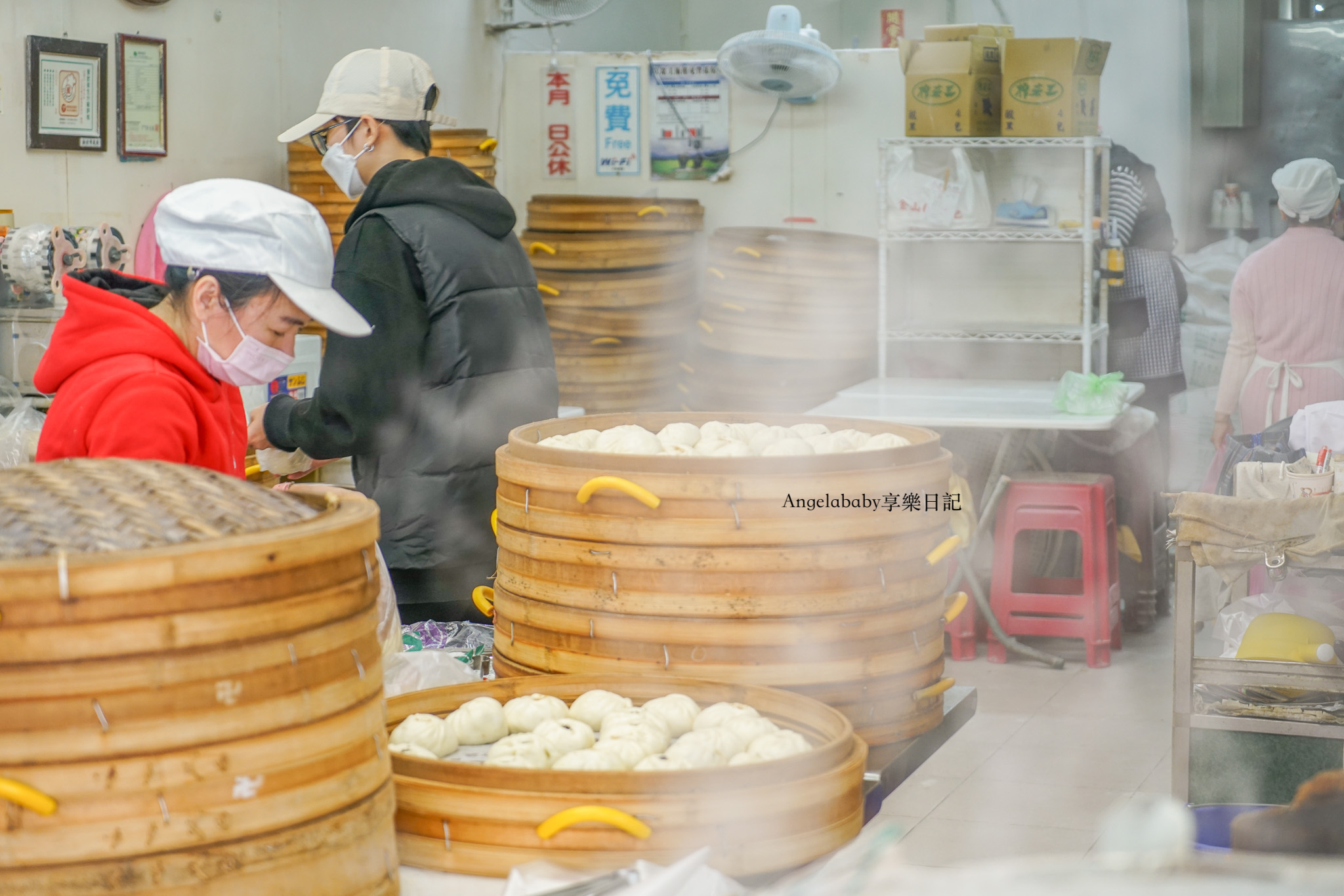 金山必吃『金山王肉包』在地熱賣30年的排隊美食、咬下去會噴汁的魯味肉包 @梅格(Angelababy)享樂日記