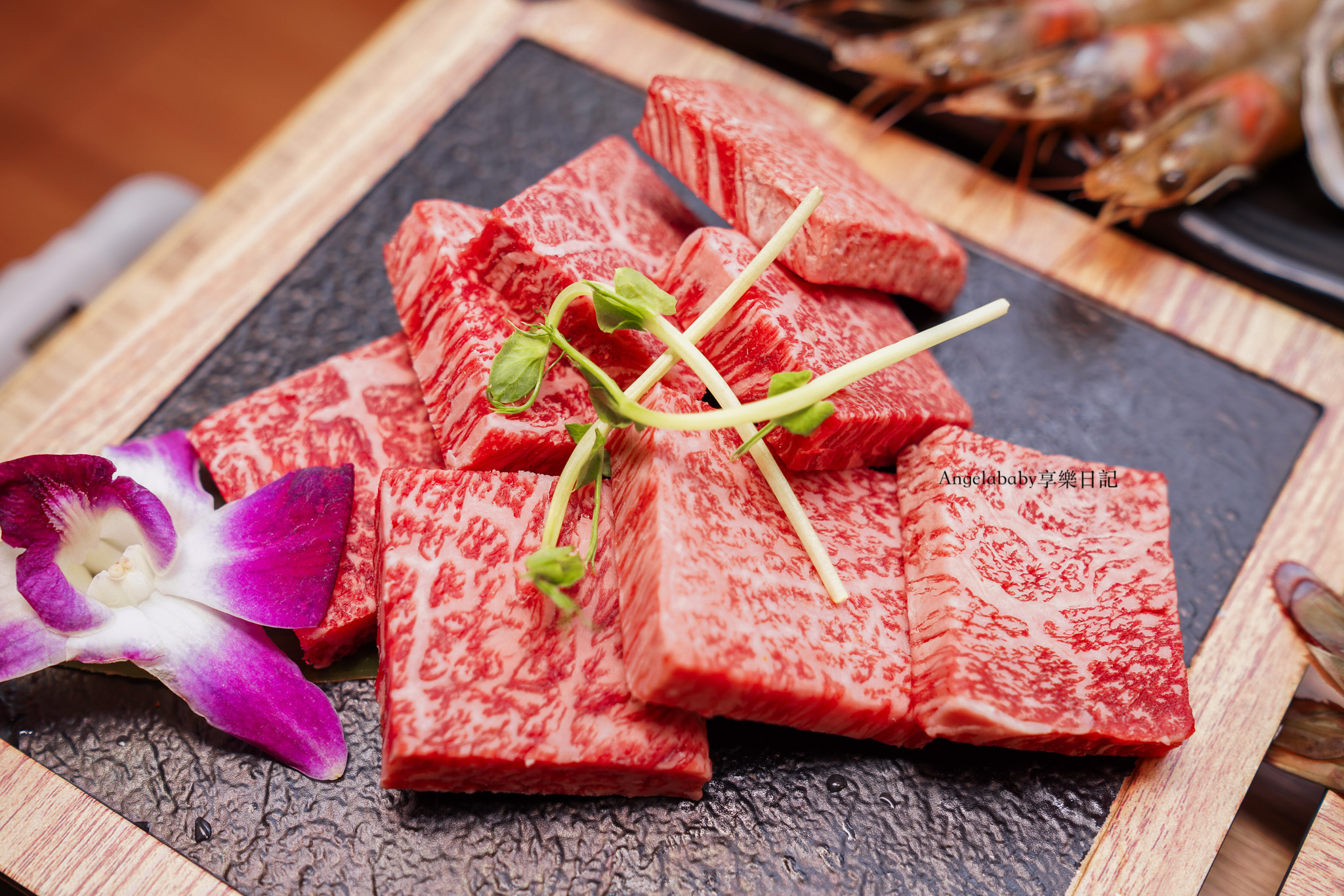 中和吃到飽『千兵衛日式燒肉/鍋物』食材最頂的燒肉火鍋吃到飽！帝王蟹松葉蟹、泰國蝦、日本A5和牛通通吃到飽、兒童友善餐廳、打卡啤酒無限暢飲 @梅格(Angelababy)享樂日記