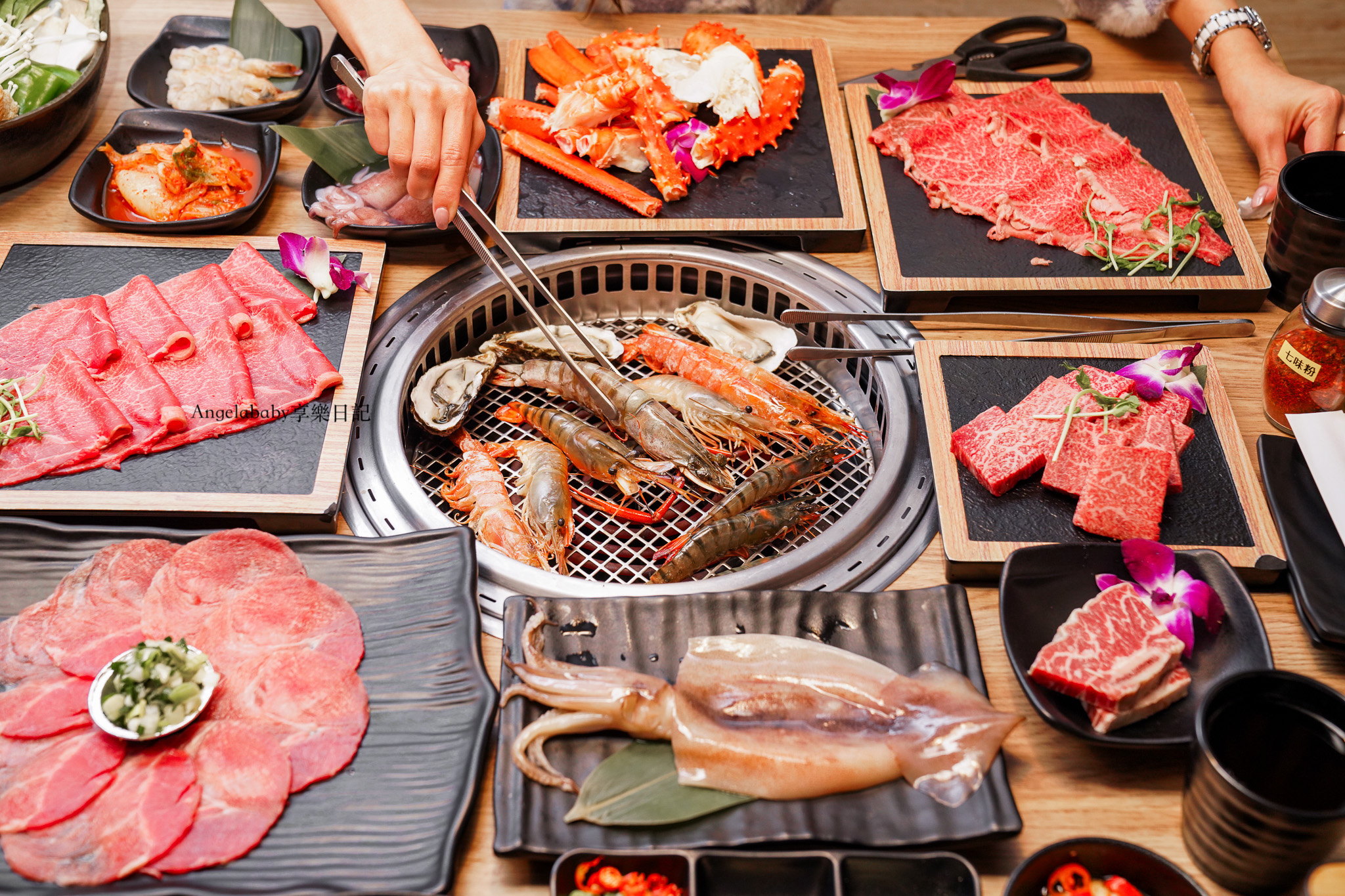 中和吃到飽『千兵衛日式燒肉/鍋物』食材最頂的燒肉火鍋吃到飽！帝王蟹松葉蟹、泰國蝦、日本A5和牛通通吃到飽、兒童友善餐廳、打卡啤酒無限暢飲 @梅格(Angelababy)享樂日記