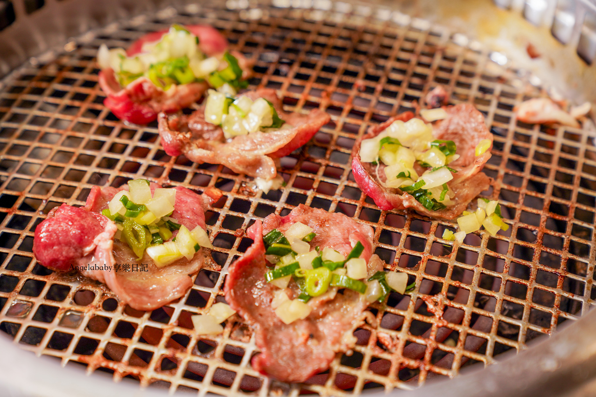 中和吃到飽『千兵衛日式燒肉/鍋物』食材最頂的燒肉火鍋吃到飽！帝王蟹松葉蟹、泰國蝦、日本A5和牛通通吃到飽、兒童友善餐廳、打卡啤酒無限暢飲 @梅格(Angelababy)享樂日記