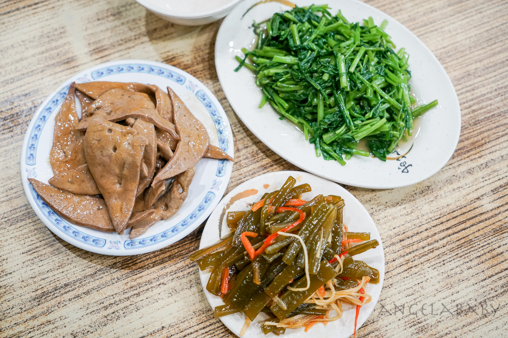 三峽美食『海爺四號乾麵』紅油皮蛋麵、麻瓜乾麵都好吃！三峽老街美食 @梅格(Angelababy)享樂日記