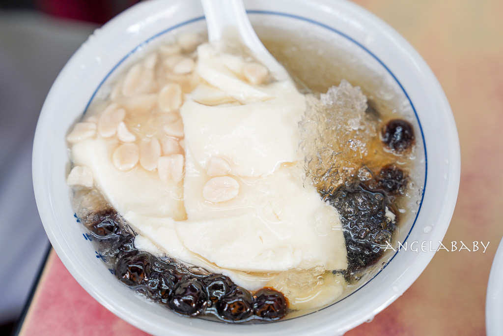 三峽老街美食『 山泉水豆花』排隊手工豆花通通35元、冬令限定薑汁豆花 @梅格(Angelababy)享樂日記