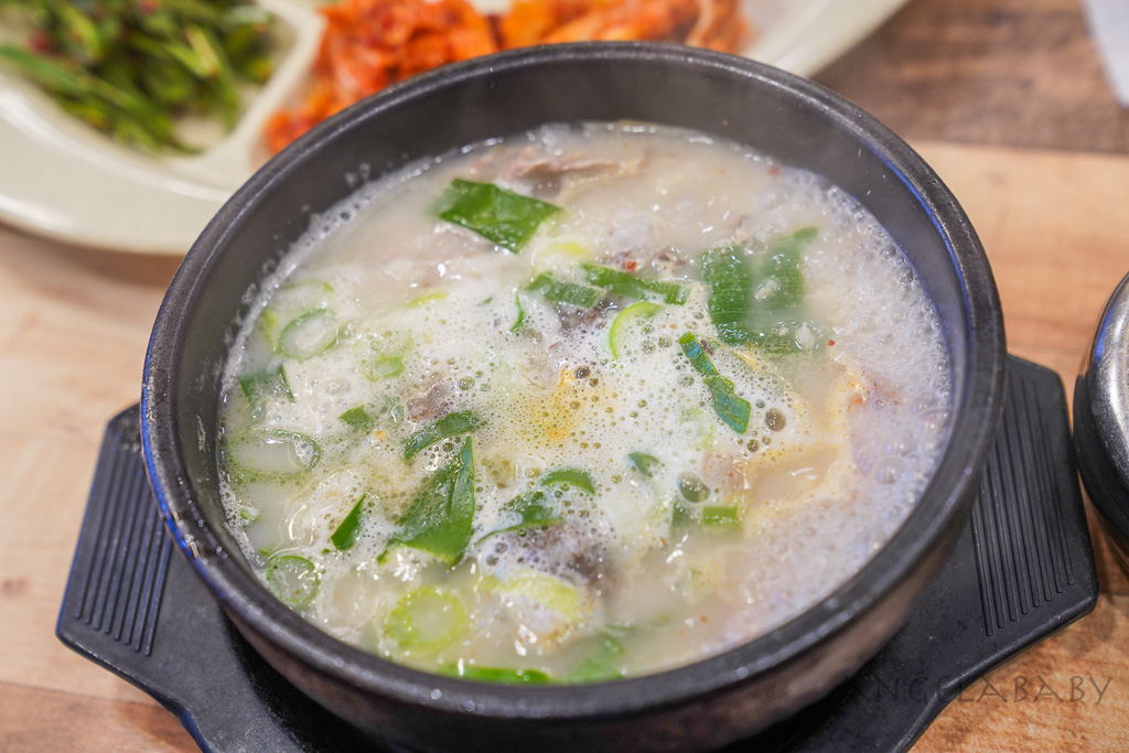 釜山札嘎其站24小時美食『密陽豬肉湯飯밀양순대돼지국밥 』Naver4.23豬肉湯飯、血腸湯 @梅格(Angelababy)享樂日記