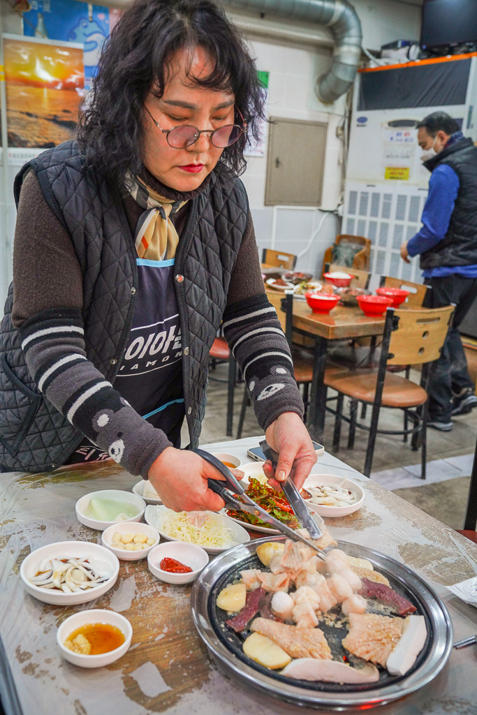 釜山札嘎其美食｜烤牛腸、內臟專賣店『대정양곱창』Naver4.57、釜山烤牛腸 @梅格(Angelababy)享樂日記