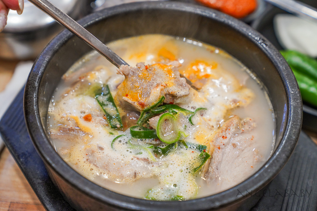 釜山西面24小時美食『水營本家 豬肉湯飯』 수영본가돼지국밥、Naver4.52分 @梅格(Angelababy)享樂日記