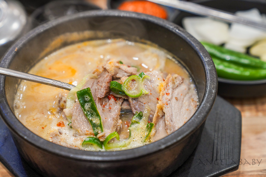 釜山西面24小時美食『水營本家 豬肉湯飯』 수영본가돼지국밥、Naver4.52分 @梅格(Angelababy)享樂日記