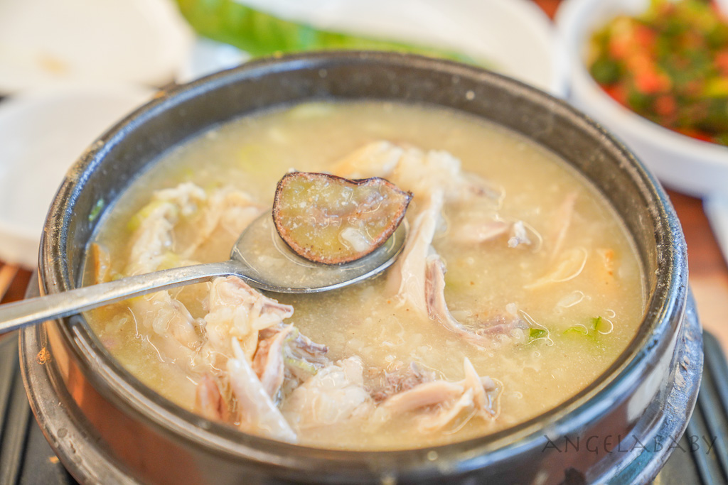 海雲台美食｜釜山鍋巴蔘雞湯『이우철한방누룽지삼계탕 해운대점』中洞站美食 @梅格(Angelababy)享樂日記