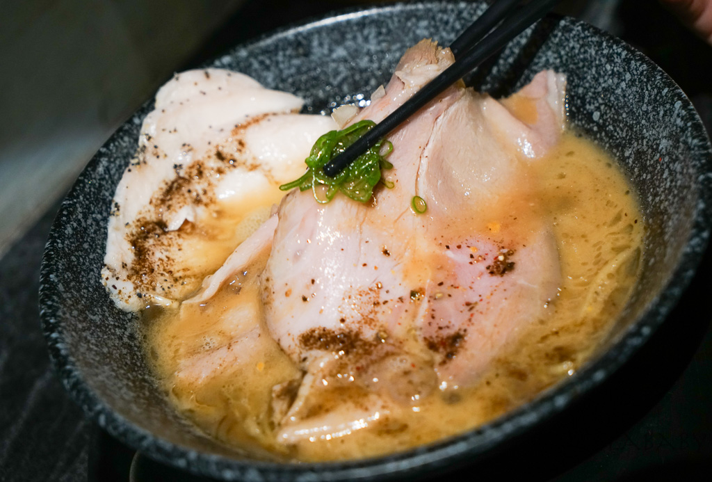 麒麟創作拉麵坊｜中山站最好吃的拉麵、濃郁白松露雞魚貝拉麵～免費加湯加麵！ @梅格(Angelababy)享樂日記