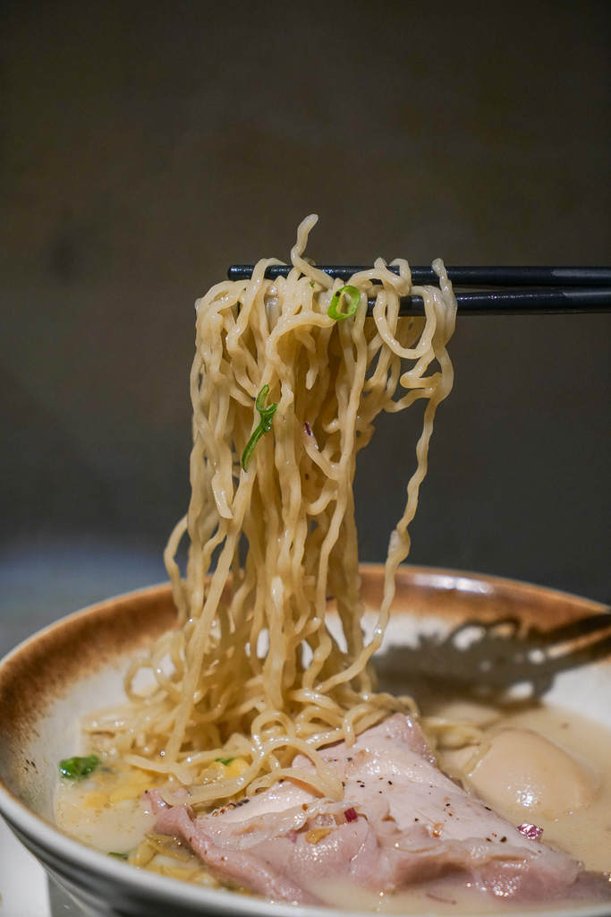 麒麟創作拉麵坊｜中山站最好吃的拉麵、濃郁白松露雞魚貝拉麵～免費加湯加麵！ @梅格(Angelababy)享樂日記