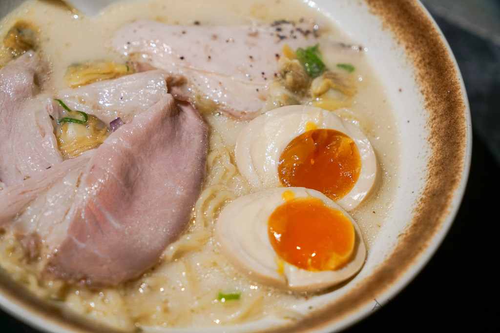 麒麟創作拉麵坊｜中山站最好吃的拉麵、濃郁白松露雞魚貝拉麵～免費加湯加麵！ @梅格(Angelababy)享樂日記