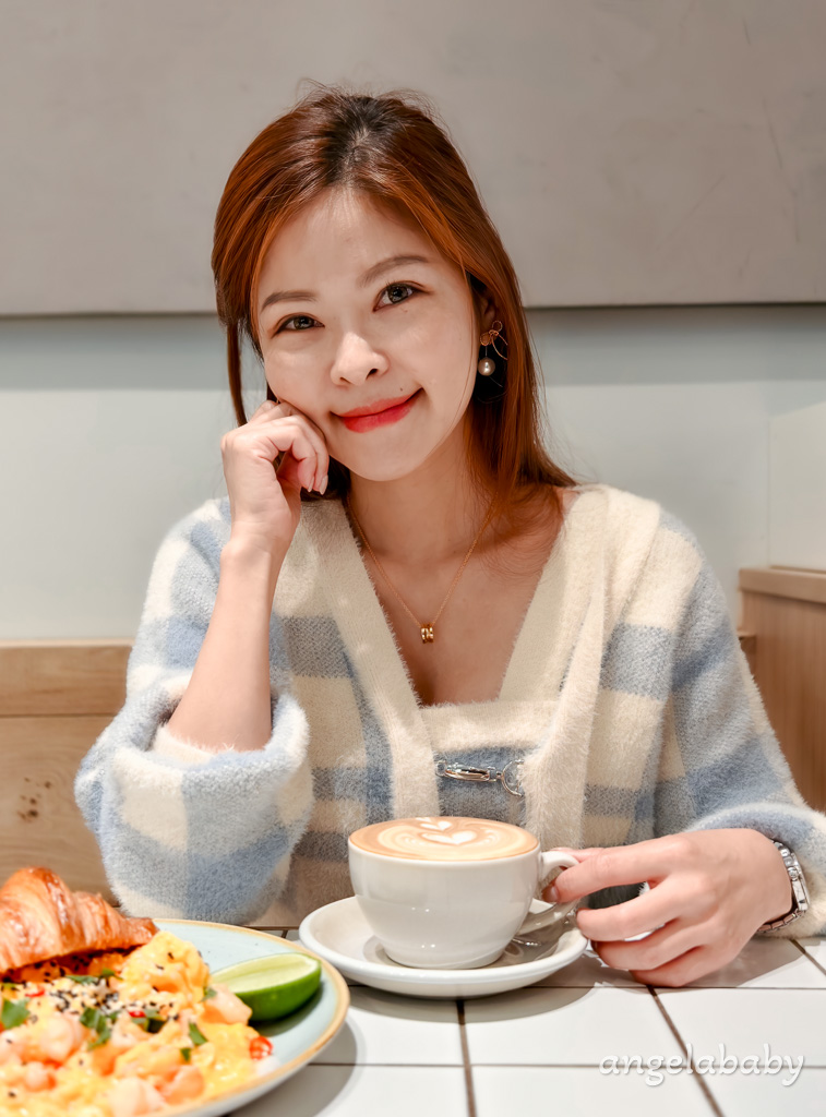 中山人氣早午餐『Supranormal Bakery Cafe 赤峰店』菜單、煙燻鮭魚酪梨吐司、熱辣蝦仁嫩蛋可頌都太強、好吃蛋塔 @梅格(Angelababy)享樂日記