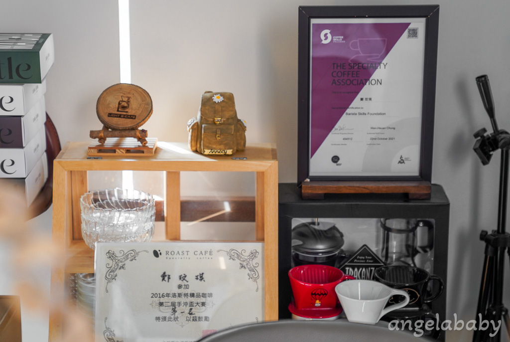 高雄好吃蛋糕『LIGHT 3 CAFE 亮三咖啡』不接受訂位採現場候位、好吃草莓蛋糕 @梅格(Angelababy)享樂日記