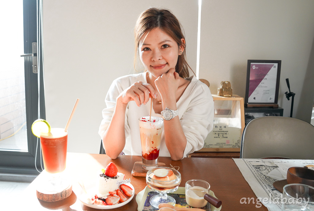 高雄好吃蛋糕『LIGHT 3 CAFE 亮三咖啡』不接受訂位採現場候位、好吃草莓蛋糕 @梅格(Angelababy)享樂日記