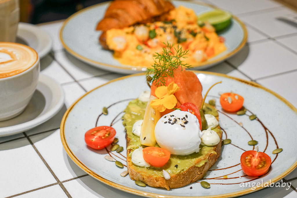 中山人氣早午餐『Supranormal Bakery Cafe 赤峰店』菜單、煙燻鮭魚酪梨吐司、熱辣蝦仁嫩蛋可頌都太強、好吃蛋塔 @梅格(Angelababy)享樂日記