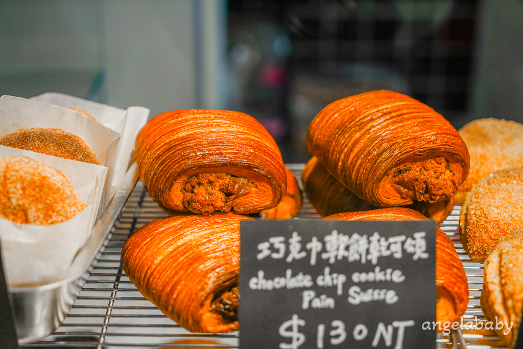 中山人氣早午餐『Supranormal Bakery Cafe 赤峰店』菜單、煙燻鮭魚酪梨吐司、熱辣蝦仁嫩蛋可頌都太強、好吃蛋塔 @梅格(Angelababy)享樂日記