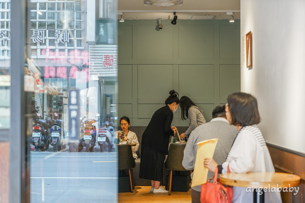 中山雙連站美食｜台北鬆餅天花板『昊醇咖啡』不預約吃不到的空氣感舒芙蕾鬆餅 @梅格(Angelababy)享樂日記