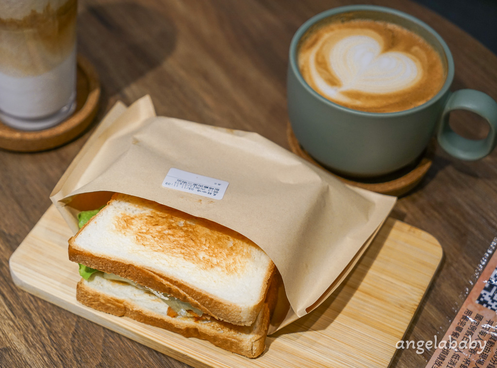 中山雙連站美食｜台北鬆餅天花板『昊醇咖啡』不預約吃不到的空氣感舒芙蕾鬆餅 @梅格(Angelababy)享樂日記