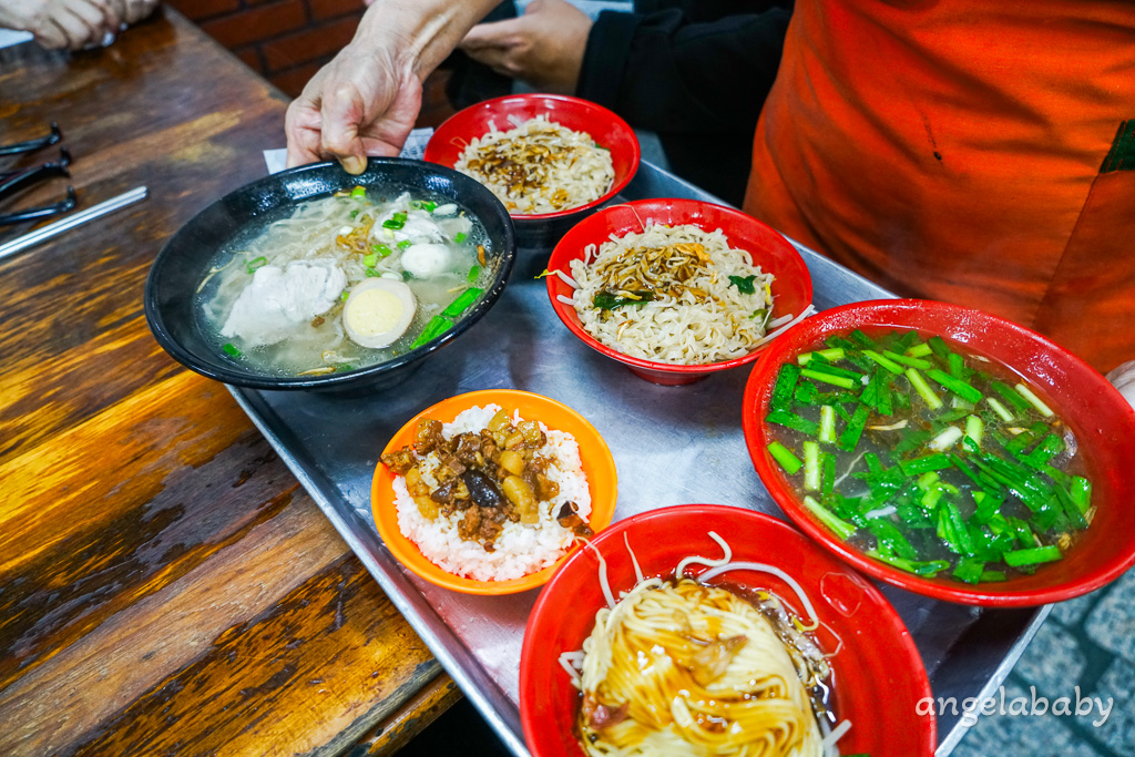 蘆洲美食｜在地熱賣30年好吃切仔麵『添丁切仔麵』菜單、蘆洲黑白切 @梅格(Angelababy)享樂日記