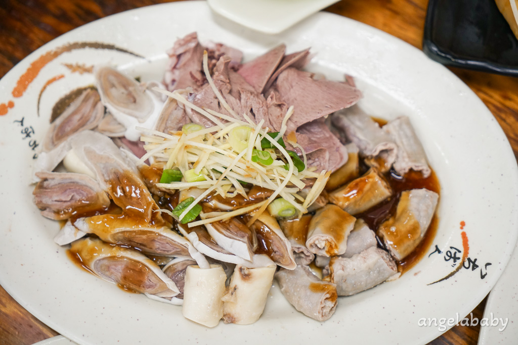 蘆洲美食｜在地熱賣30年好吃切仔麵『添丁切仔麵』菜單、蘆洲黑白切 @梅格(Angelababy)享樂日記