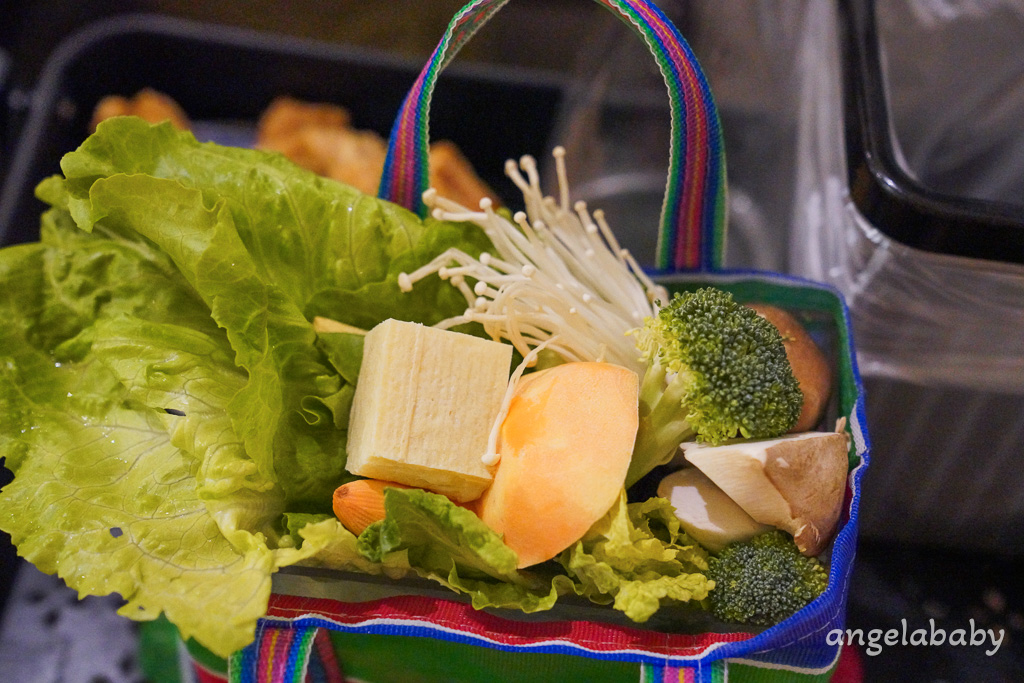 苗栗美食｜日式老洋宅改建火鍋『貢鍋共鍋麻辣火鍋店-苗栗火鍋店』菜單、訂位、客家胡椒豬肚雞鍋 @梅格(Angelababy)享樂日記