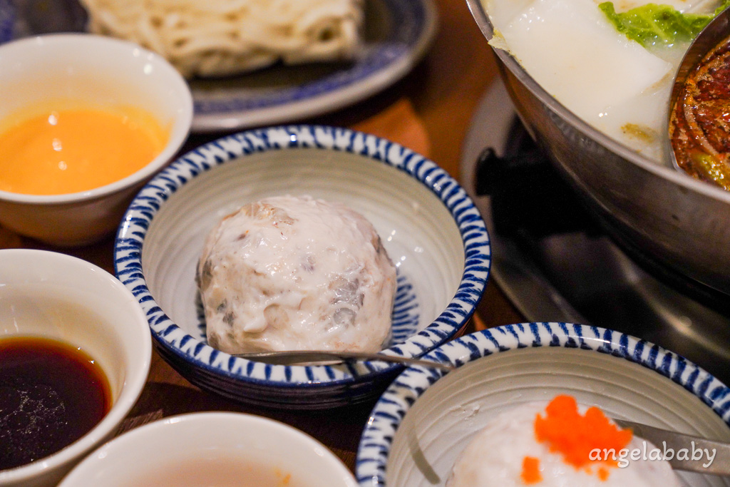 苗栗美食｜日式老洋宅改建火鍋『貢鍋共鍋麻辣火鍋店-苗栗火鍋店』菜單、訂位、客家胡椒豬肚雞鍋 @梅格(Angelababy)享樂日記