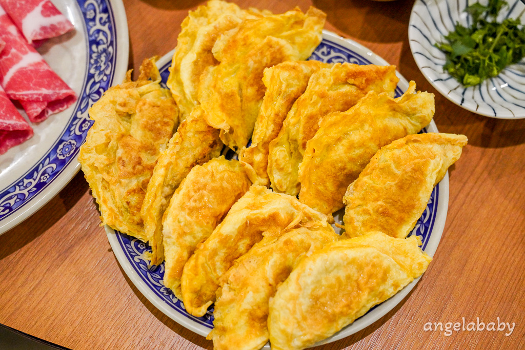 苗栗美食｜日式老洋宅改建火鍋『貢鍋共鍋麻辣火鍋店-苗栗火鍋店』菜單、訂位、客家胡椒豬肚雞鍋 @梅格(Angelababy)享樂日記