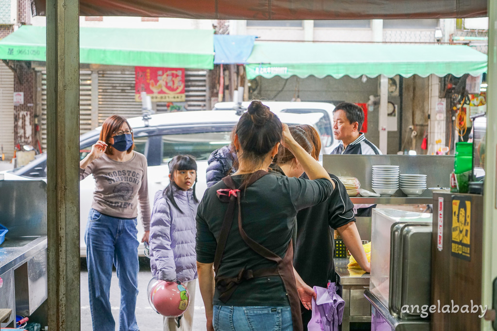宜蘭美食『北門蒜味肉羹』在地60年人氣肉羹、傳承三代超濃蒜肉羹湯 @梅格(Angelababy)享樂日記