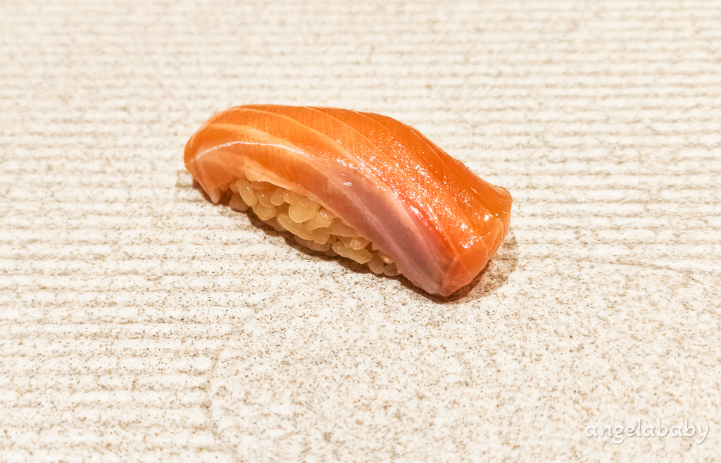 台北無菜單日料｜海峽會『辰日本料理』訂位、帥氣料理長阪口琢磨、壽司午間套餐NT$3,500 @梅格(Angelababy)享樂日記