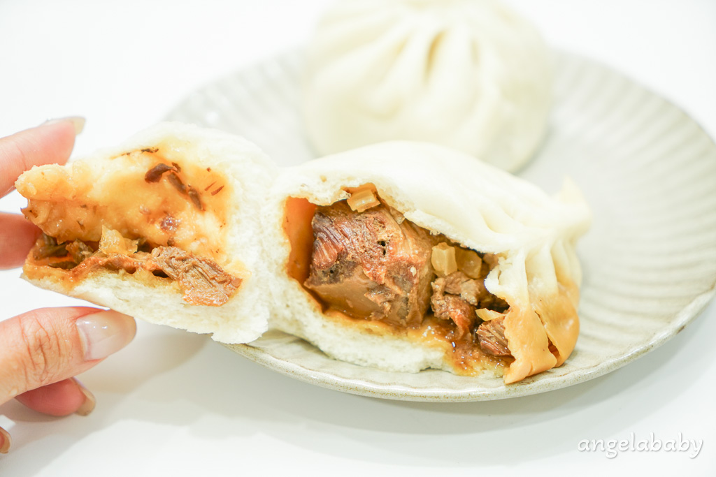 士林天母好吃包子『臥籠崗天然酵素包子饅頭』哈爾濱排骨包、麻辣包好吃、臥籠崗包子菜單 @梅格(Angelababy)享樂日記